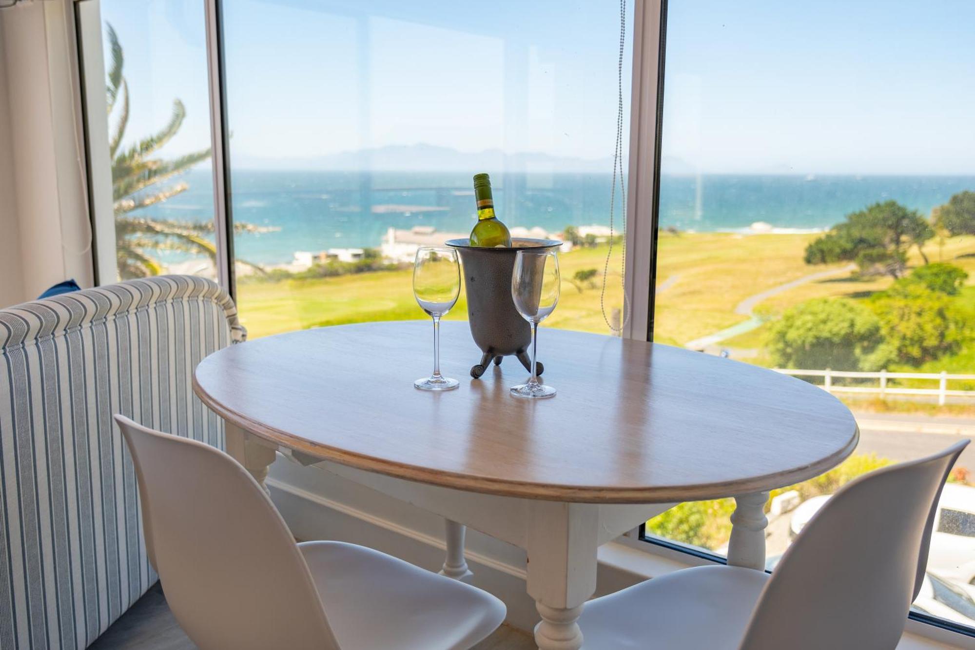 Penguins View Guesthouse Simonʼs Town Exteriér fotografie